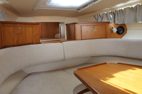 Marex 280 Holiday 2010 – velholdt og komfortabel familiebåt med Yanmar diesel 8 of 30