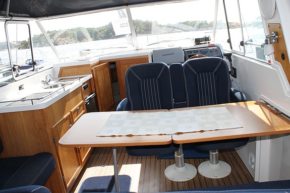 Marex 280 Holiday 2010 – velholdt og komfortabel familiebåt med Yanmar diesel 25 of 30