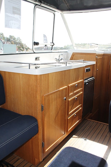 Marex 280 Holiday 2010 – velholdt og komfortabel familiebåt med Yanmar diesel 22 of 30