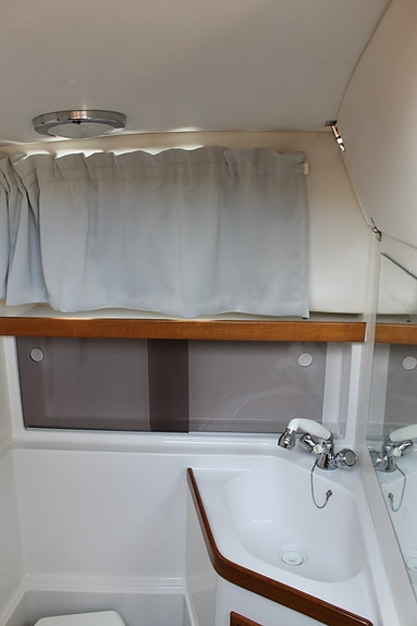 Marex 280 Holiday 2010 – velholdt og komfortabel familiebåt med Yanmar diesel 18 of 30