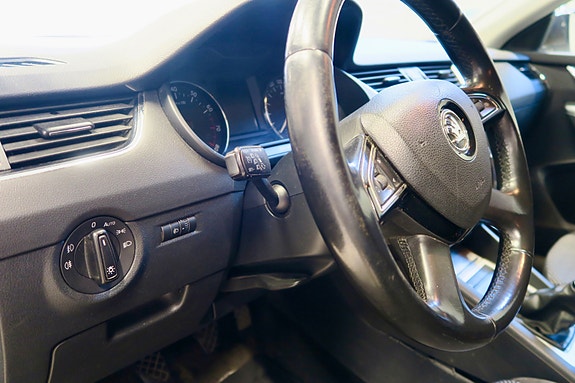 Skoda Octavia 8 of 14