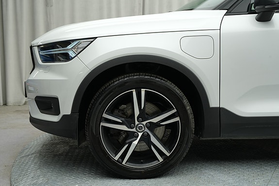 Volvo XC40 6 of 30