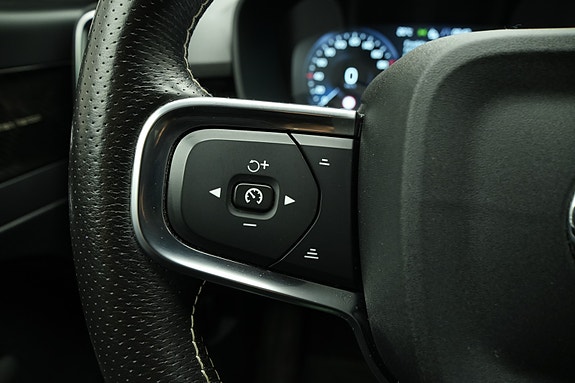 Volvo XC40 25 of 30