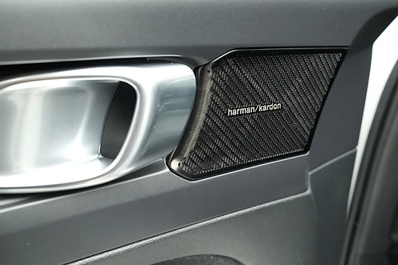 Volvo XC40 19 of 30