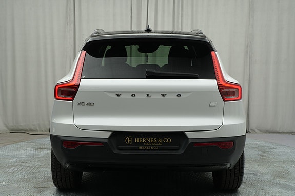 Volvo XC40 8 of 30