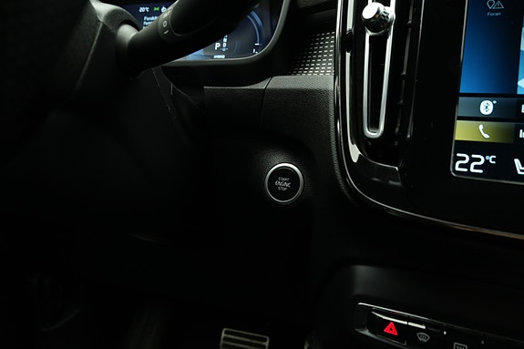 Volvo XC40 30 of 30