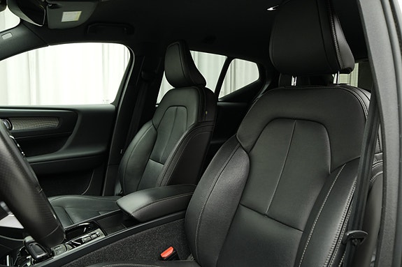 Volvo XC40 21 of 30