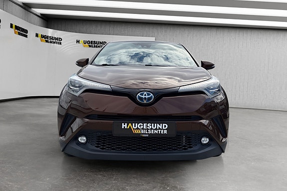 Toyota C-HR 7 of 18