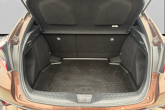 Toyota C-HR 16 of 18