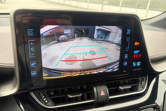 Toyota C-HR 17 of 18