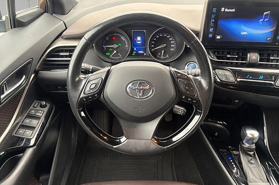 Toyota C-HR 12 of 18