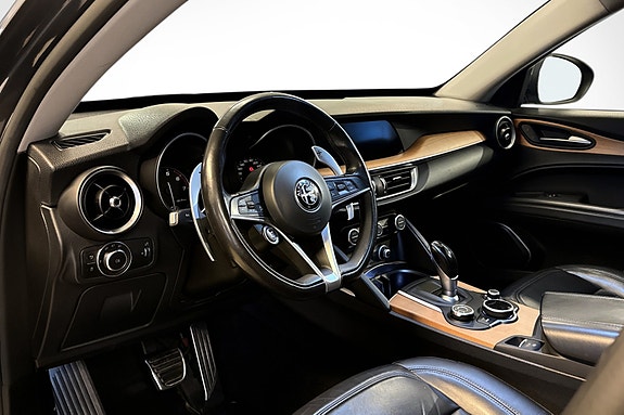 Alfa Romeo Stelvio 11 of 30