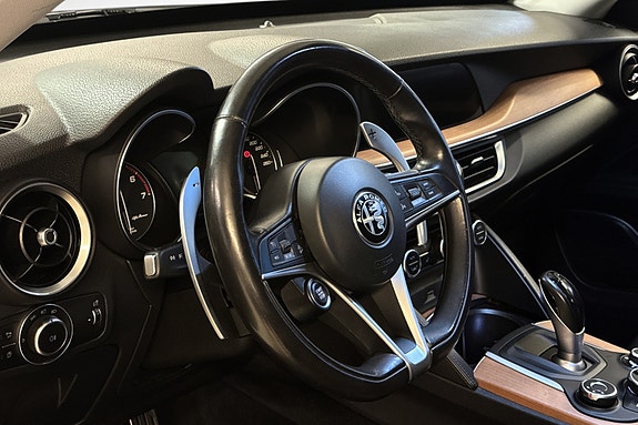 Alfa Romeo Stelvio 12 of 30