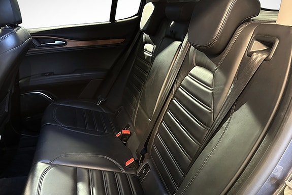 Alfa Romeo Stelvio 13 of 30