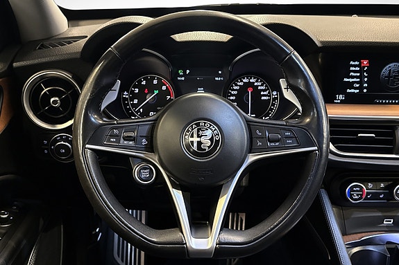 Alfa Romeo Stelvio 16 of 30