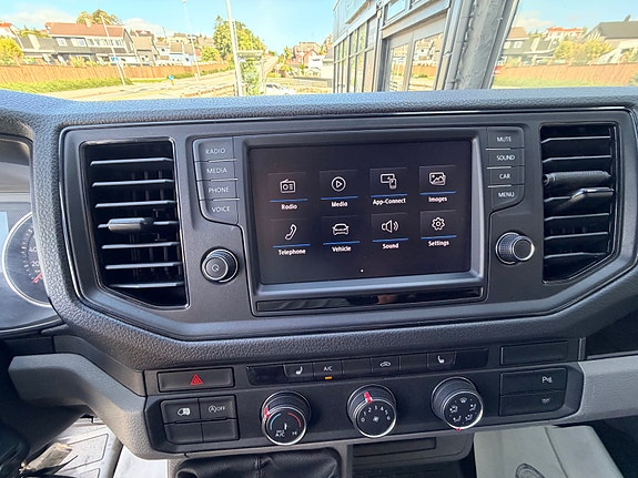 Volkswagen Crafter 13 of 20