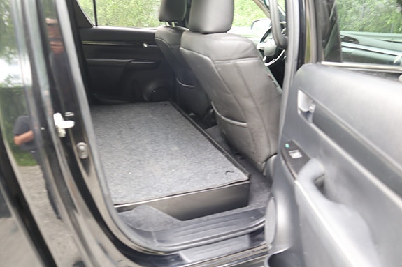 Toyota HiLux 15 of 20