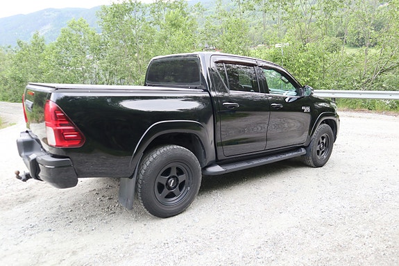 Toyota HiLux 7 of 20