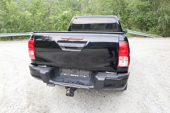 Toyota HiLux 9 of 20