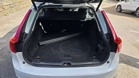 Volvo V90 10 of 23