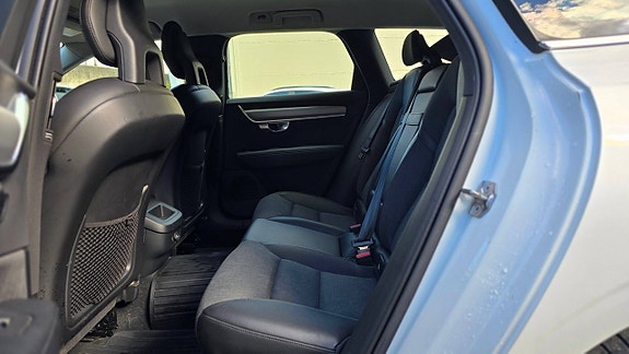 Volvo V90 16 of 23