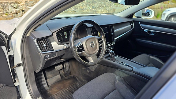 Volvo V90 13 of 23