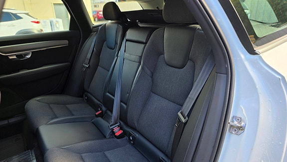 Volvo V90 17 of 23