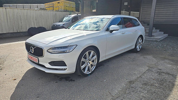 Volvo V90 2 of 23