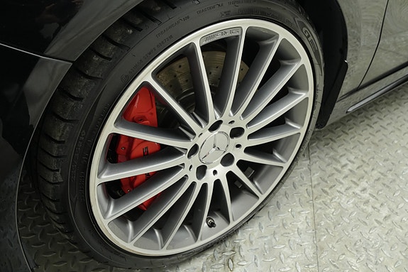 Mercedes-Benz A45 9 of 30