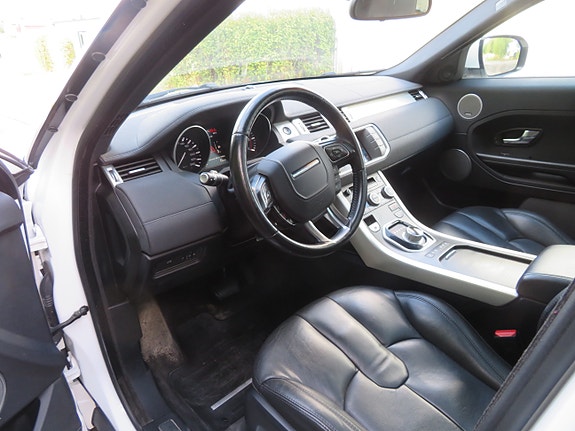 Land Rover Range Rover 25 of 30
