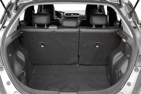Nissan Leaf 5 of 13