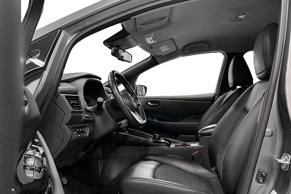 Nissan Leaf 3 of 13