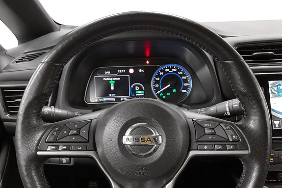 Nissan Leaf 9 of 13