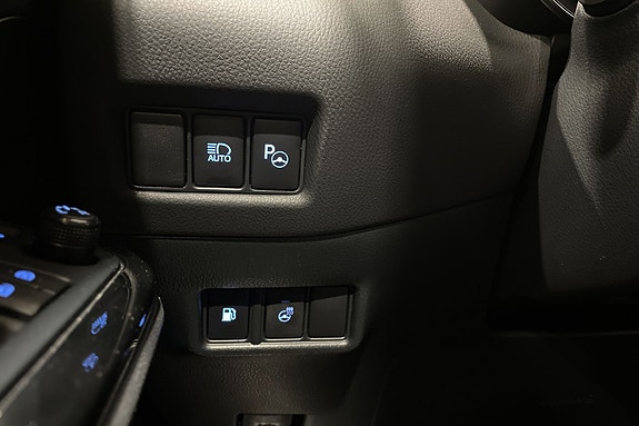 Toyota C-HR 13 of 17