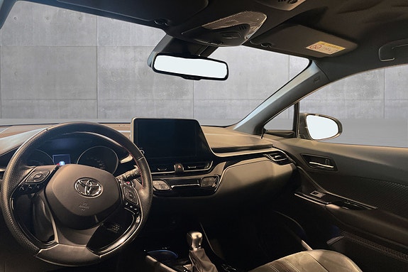 Toyota C-HR 9 of 17