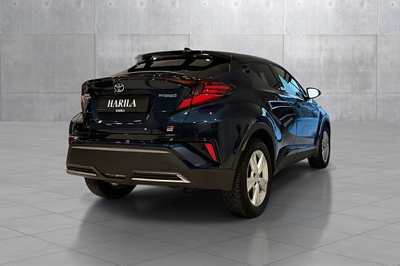 Toyota C-HR 6 of 17