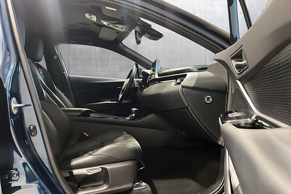 Toyota C-HR 16 of 17