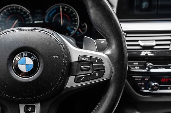 BMW 530e 15 of 30
