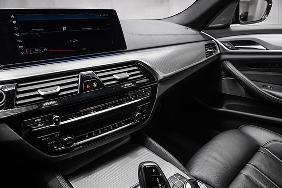 BMW 530e 18 of 30
