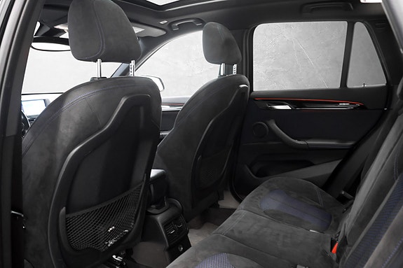 BMW X1 20 of 29