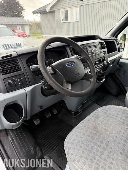 Ford Transit 19 of 29