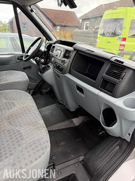 Ford Transit 25 of 29