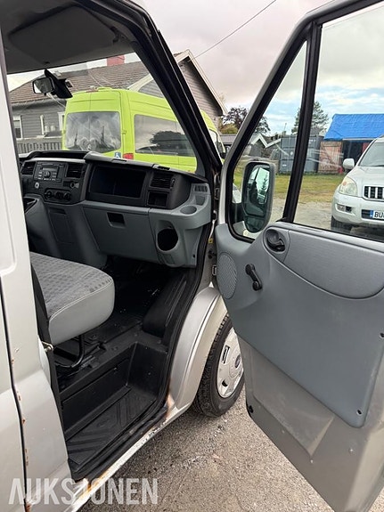 Ford Transit 26 of 29