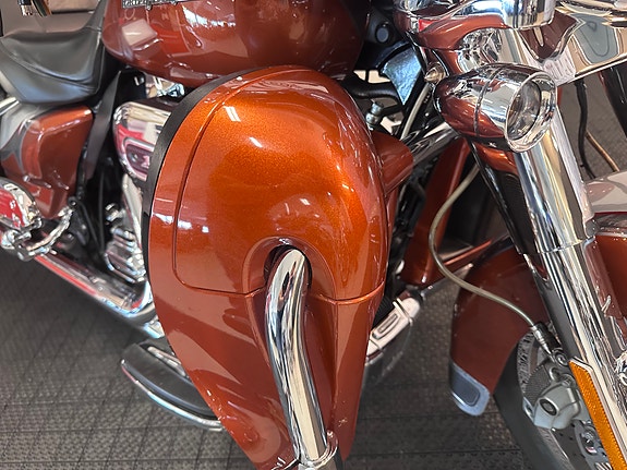 Harley-Davidson FLHTKSE CVO Ultra Limited *** SERVICE/GARANTI *** 26 of 30