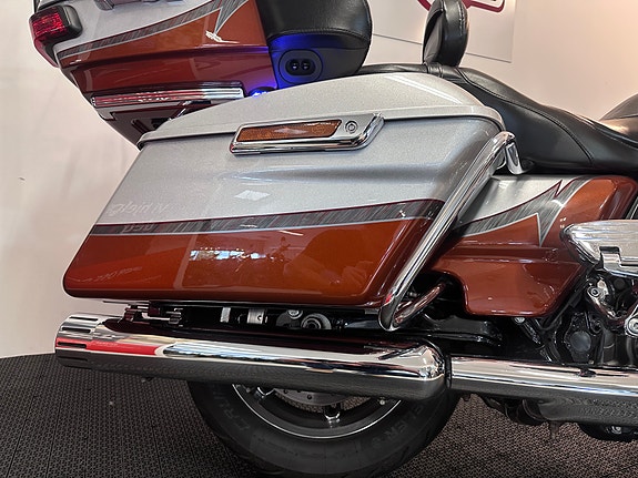 Harley-Davidson FLHTKSE CVO Ultra Limited *** SERVICE/GARANTI *** 18 of 30
