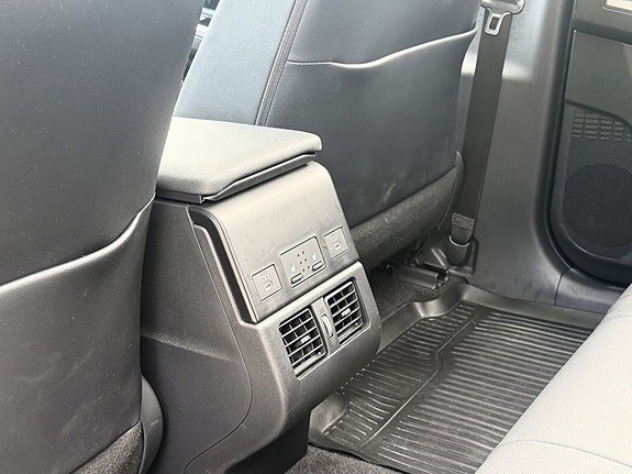 Subaru Solterra 14 of 30