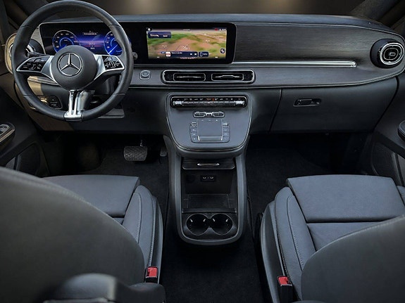 Mercedes-Benz EQV300 4 of 5