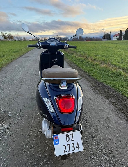 Vespa Primavera 50 4 of 10