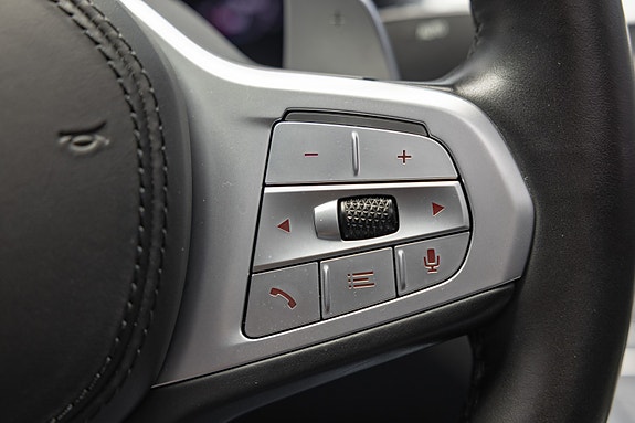 BMW 750i 25 of 30
