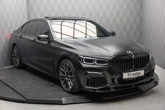 BMW 750i 2 of 30